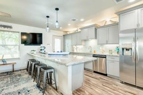 117 Tarpon Ave, Galveston, TX, 77550-3131 | Card Image