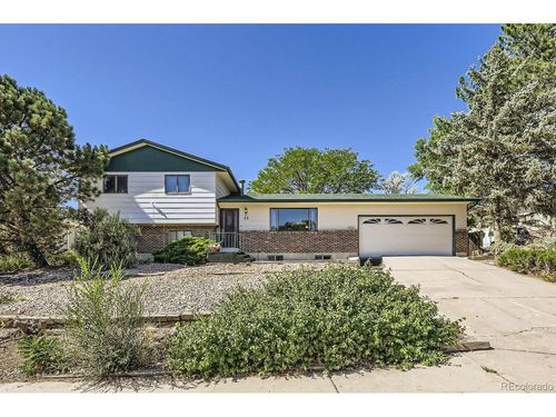 33 Briargate Ter, Pueblo, CO, 81001-1745 | Card Image