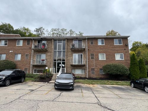2431 Mustang Dr, Cincinnati, OH, 45211 | Card Image