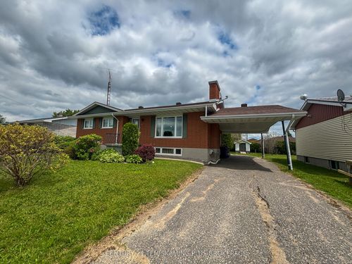 17 Ninth Ave, Earlton, ON, P0J1E0 | Card Image