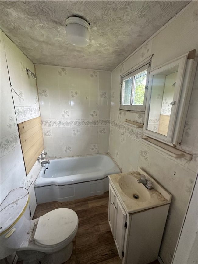 228 Walnut Street, House other with 2 bedrooms, 1 bathrooms and null parking in Donora PA | Image 20