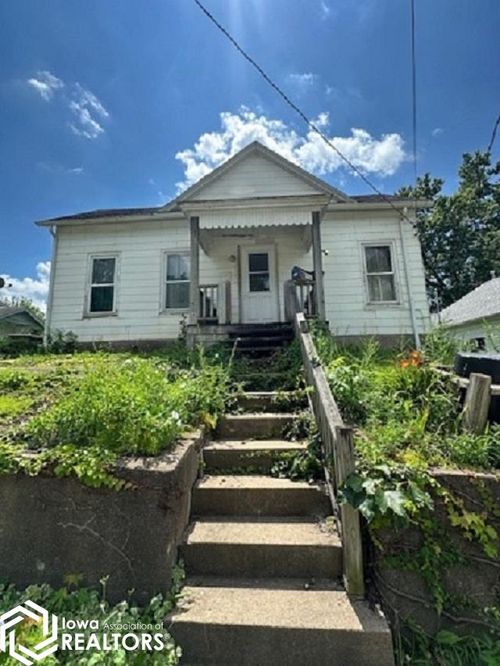912 E 4th St, Ottumwa, IA, 52501-3108 | Card Image