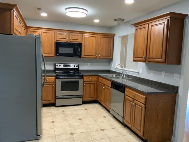 1702 Cedar Creek Dr, Home with 3 bedrooms, 2 bathrooms and 1 parking in Rossville GA | Image 9