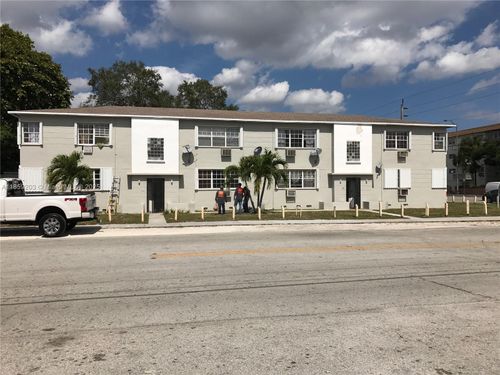 595 Ne 129th St, North Miami, FL, 33161-4734 | Card Image