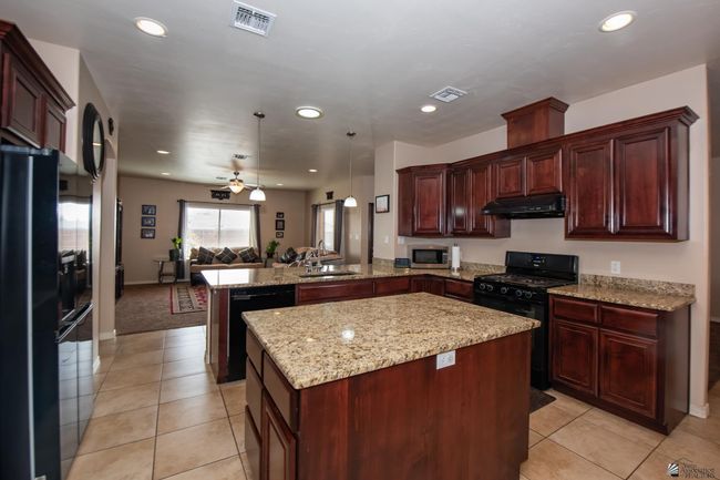 12127 E 35 Th St, House other with 4 bedrooms, 3 bathrooms and 3 parking in Yuma AZ | Image 11