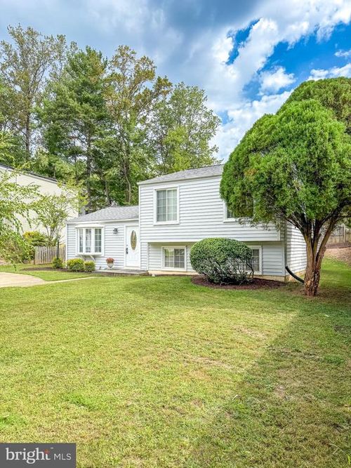 5703 Oak Stake Ct, BURKE, VA, 22015-2316 | Card Image