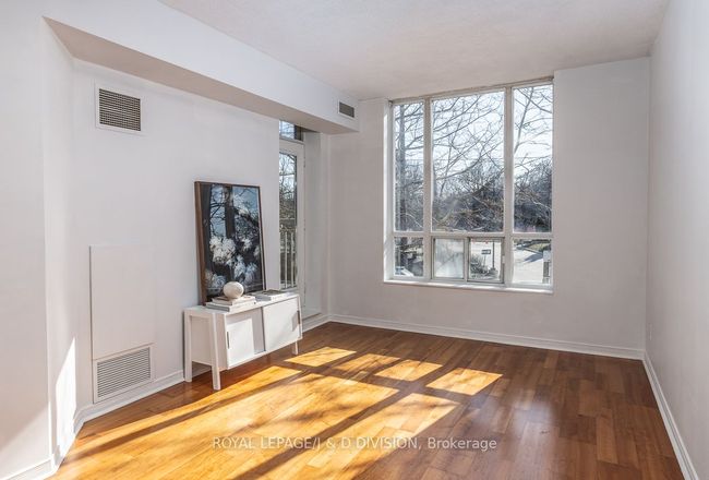 207 - 485 Rosewell Ave, Condo with 1 bedrooms, 1 bathrooms and 1 parking in Toronto ON | Image 7