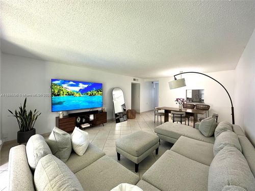 apt-102-620 Ne 12th Ave, Hallandale Beach, FL, 33009-3655 | Card Image