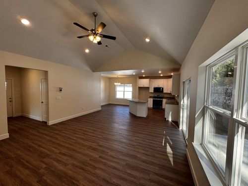 180 Sunrise Villa Dr, Branson, MO, 65616-8059 | Card Image
