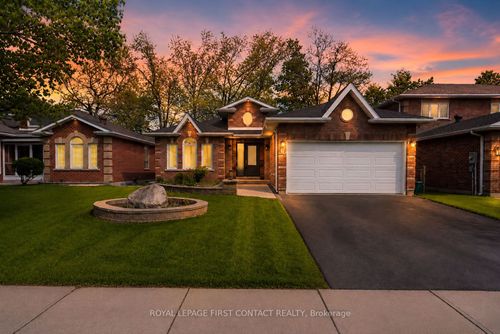 340 Livingstone St W, Barrie, ON, L4N7C5 | Card Image