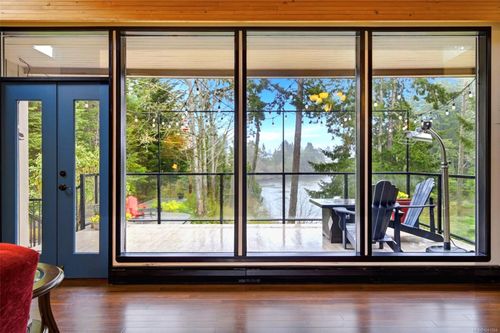 107 Parsons Rd, Victoria, BC, V9B3J8 | Card Image