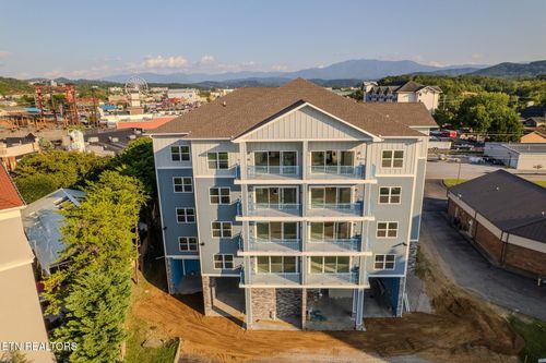 203-129 Sugarfoot Way, Pigeon Forge, TN, 37863-6204 | Card Image