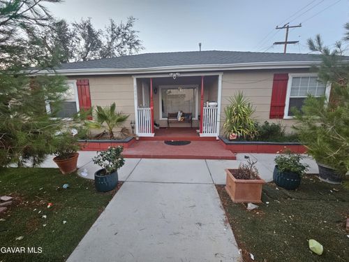 2095 Inyo St, Mojave, CA, 93501-1755 | Card Image