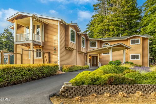 16611 Pearl Ranch Rd, Fort Bragg, CA, 95437-8374 | Card Image