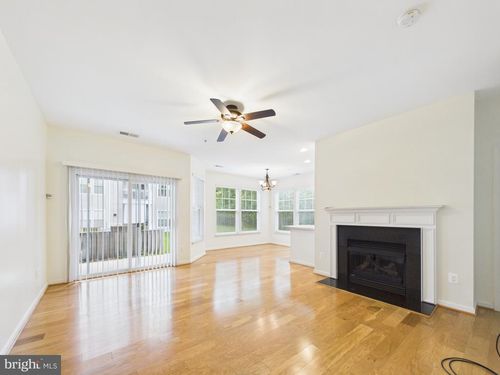 h002-3527 Piney Woods Pl, LAUREL, MD, 20724-6018 | Card Image