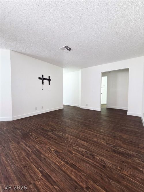 1060-3151 Soaring Gulls Dr, Las Vegas, NV, 89128-7024 | Card Image