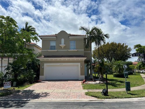 3910 Ne 13th Dr, Homestead, FL, 33033-5933 | Card Image