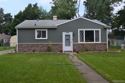 909 Kendon Drive, Home with 3 bedrooms, 1 bathrooms and null parking in Lansing MI | Image 1