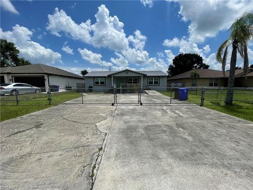 2305 Towles St, FORT MYERS, FL, 33916-4735 | Card Image