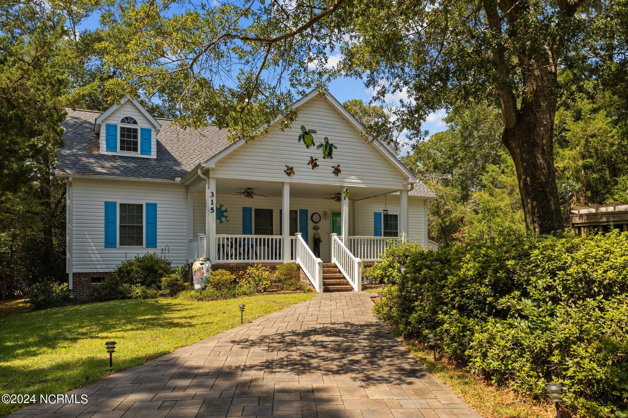 Warren St, Emerald Isle, NC 28594