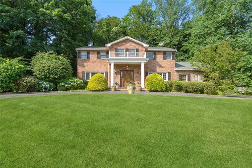 180 Peach Dr, Roslyn, NY, 11576-2219 | Card Image