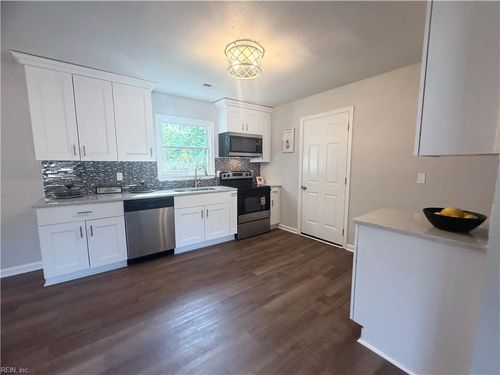 615 Gary Ln, Hampton, VA, 23661-2007 | Card Image