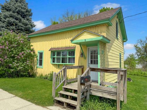 8 Lake St, Swanton, VT, 05488-1340 | Card Image