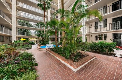 Courtyard Entry! | Image 1