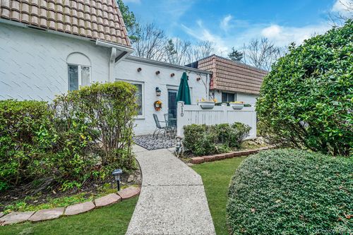 310 Birchwood Rd, Medford, NY, 11763-1237 | Card Image