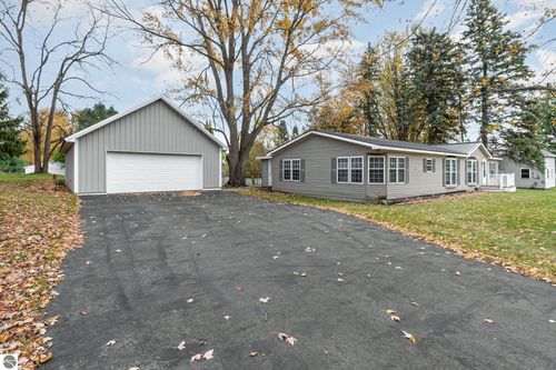 532 Teman St, Saint Louis, MI, 48880-1615 | Card Image