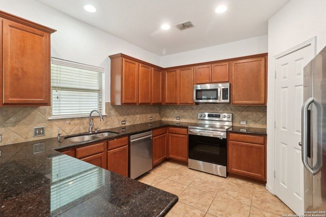 229 Bareback Bnd, House other with 4 bedrooms, 3 bathrooms and null parking in Cibolo TX | Image 13