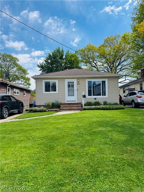 2923 Lucerne Ave, Parma, OH, 44134-2623 | Card Image