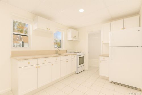 b-174 Mills Pond Rd, Saint James, NY, 11780-1500 | Card Image