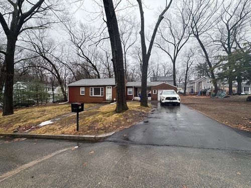 47 Arbutus St, Springfield, MA, 01109 | Card Image