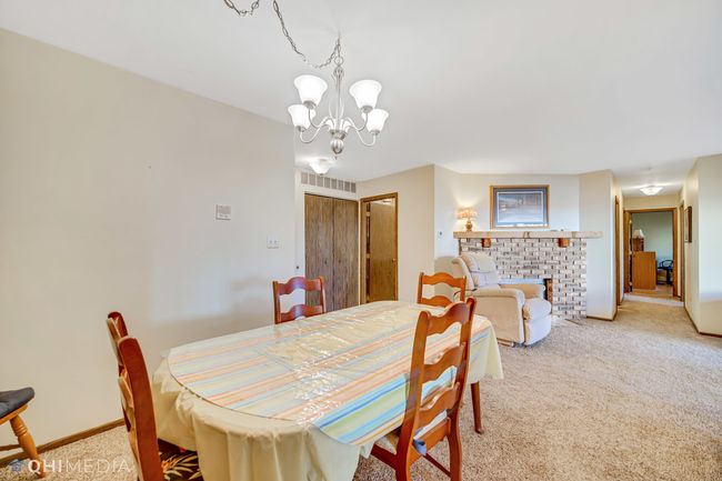 APT-101C - 1450 N Elmhurst Rd, Home with 3 bedrooms, 2 bathrooms and 1 parking in Mount Prospect IL | Image 5