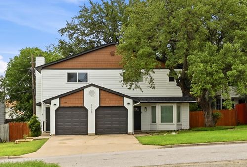 2105 Kirksey Dr, Austin, TX, 78741-4841 | Card Image