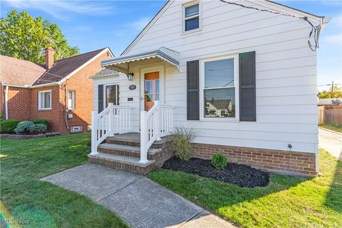 6209 Archmere Ave, Brooklyn, OH, 44144-3928 | Card Image