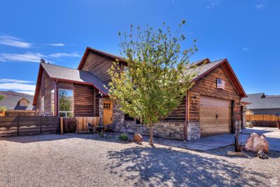 798 Palisade Dr, Home with 3 bedrooms, 1 bathrooms and 4 parking in Moab UT | Image 1