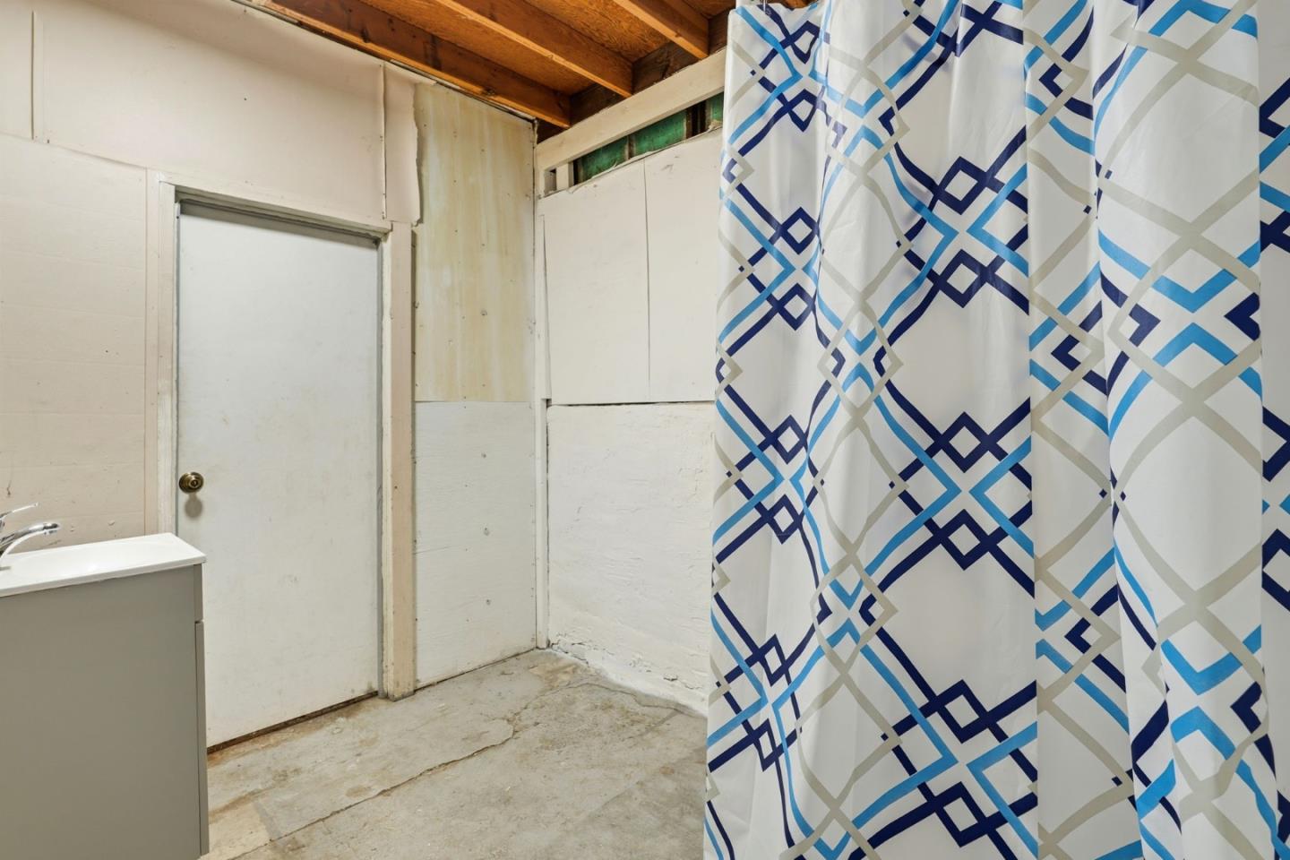 Residential Lease in Richmond 4