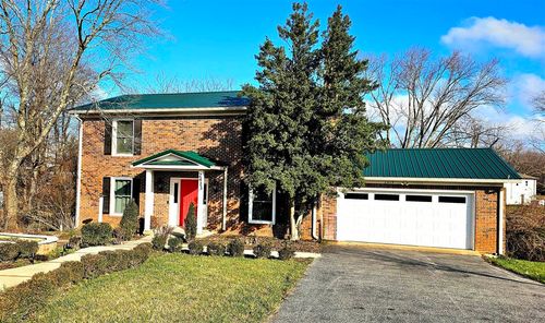 2413 Stonebridge Ln, Bowling Green, KY, 42101-3928 | Card Image