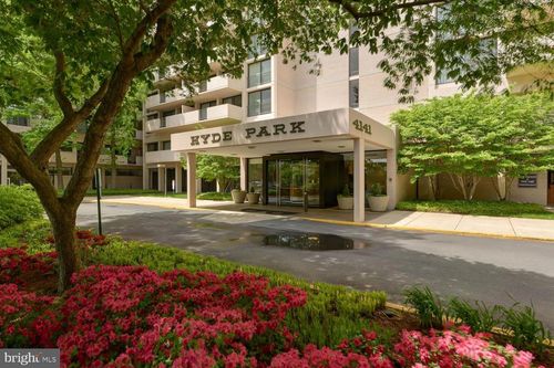 217-4141 N Henderson Rd, ARLINGTON, VA, 22203-2414 | Card Image