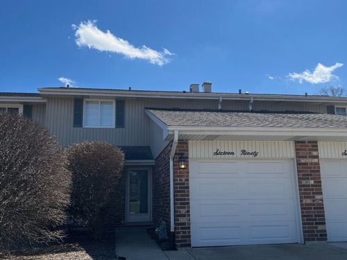 1690 Darwin Ct, Wheaton, IL, 60189-7004 | Card Image