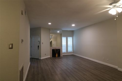 apt-11-10811 Richmond Ave, Houston, TX, 77042-4764 | Card Image