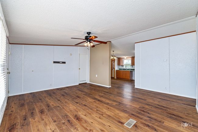 living area- view 3 | Image 10