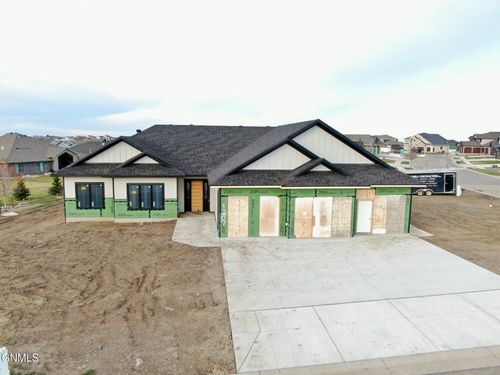 1207 Limited Ln, Bismarck, ND, 58503 | Card Image