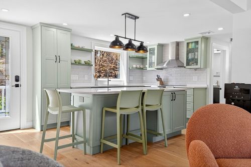 43 Rivers Ln, Malden, MA, 02148-1934 | Card Image