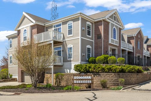 1540 Roxbury Way, WAUKESHA, WI, 53186-3996 | Card Image