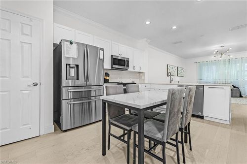 227-1285 Oxford Ln, NAPLES, FL, 34105-4816 | Card Image