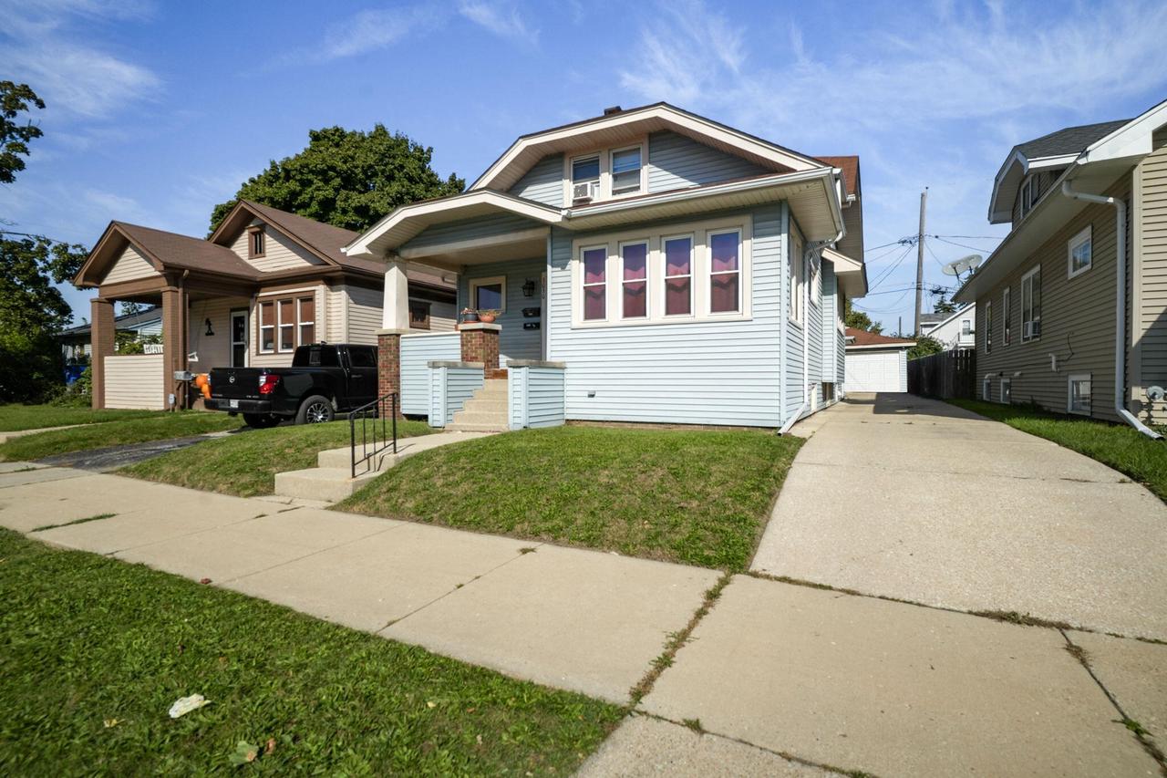Gilson St, Racine, WI 53403