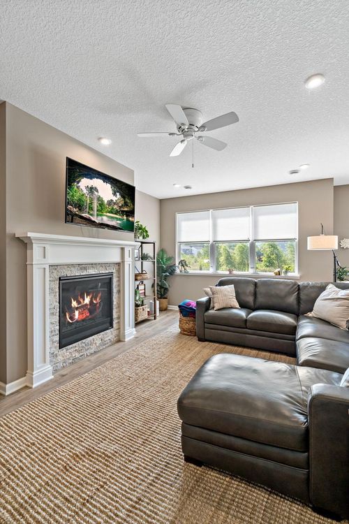 3818 192nd St W, Farmington, MN, 55024-8777 | Card Image